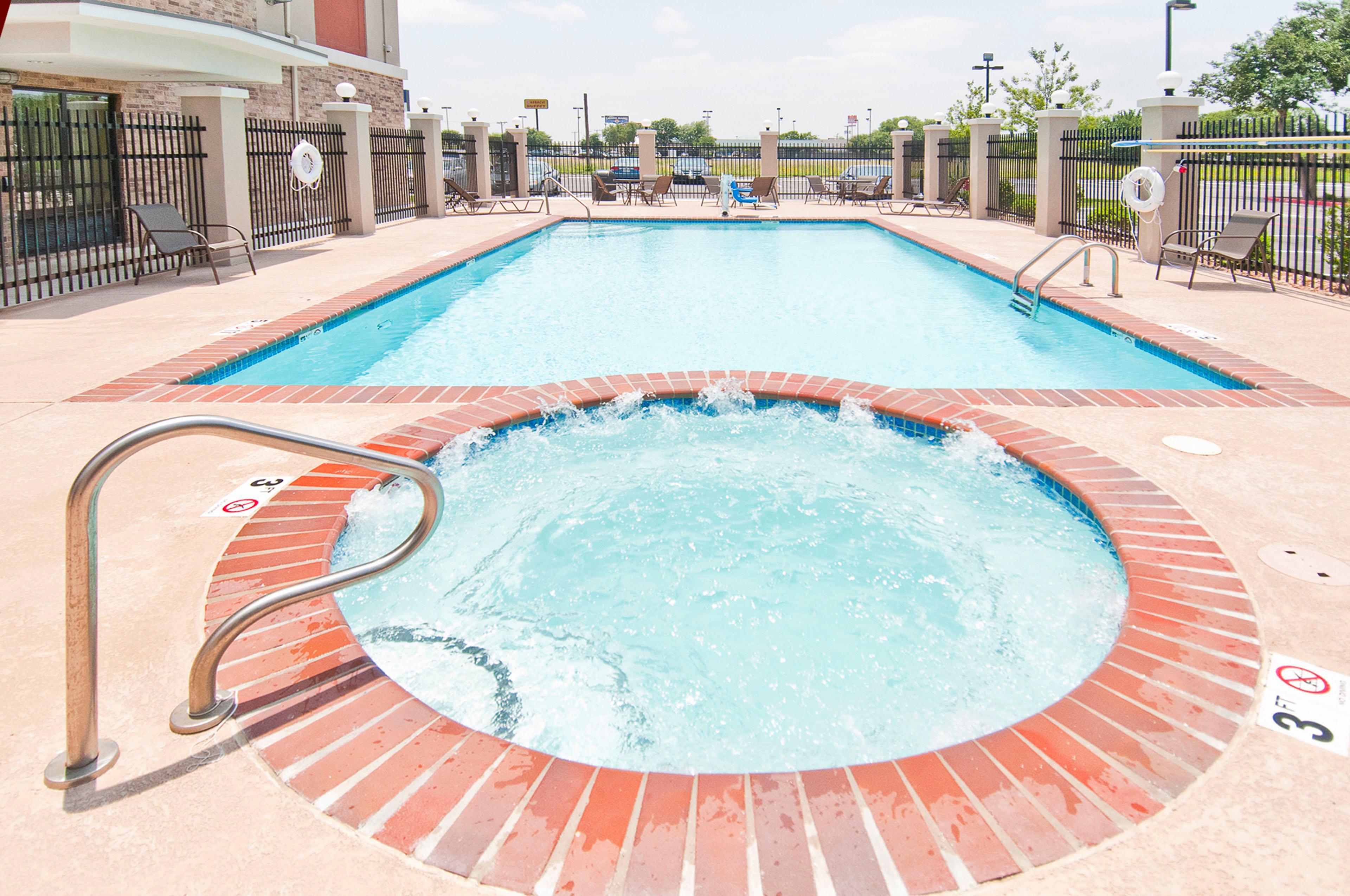 Holiday Inn Express & Suites San Antonio Frost Bank Center By Ihg Εξωτερικό φωτογραφία