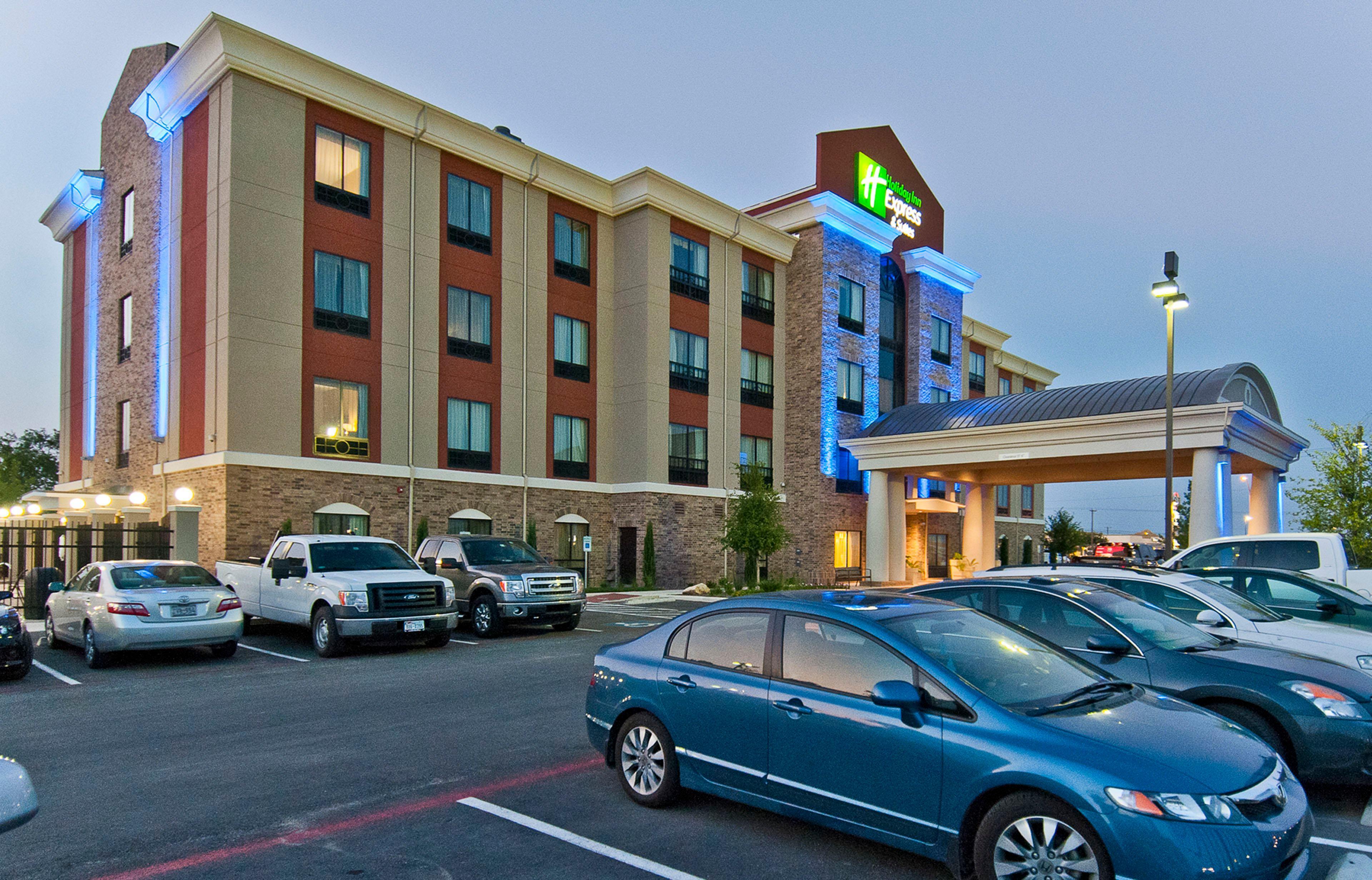 Holiday Inn Express & Suites San Antonio Frost Bank Center By Ihg Εξωτερικό φωτογραφία
